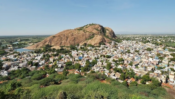 திருப்பரங்குன்றம் விவகாரத்தில் பழைய நிலையே தொடரும் என்று அமைச்சர் நிர்மல் குமார் தெரிவித்த கருத்துக்கு கம்யூனிஸ்ட் கட்சிகள் வரவேற்பு !!